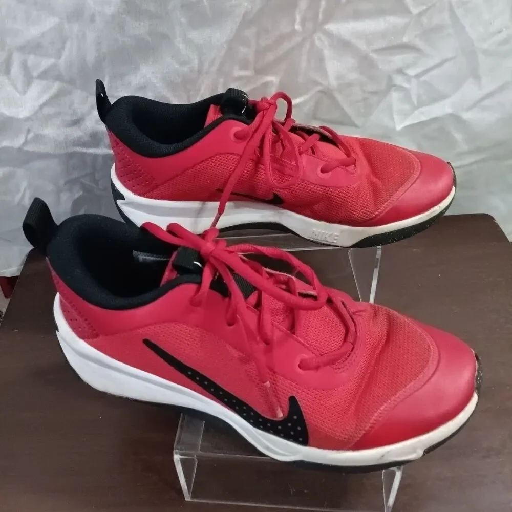 Nike Omni Multi-Court Shoes Kids  University Red/WH/Black Size 6 - Picture 2 of 5